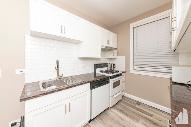 Foto del edificio - 7025 N Sheridan Rd