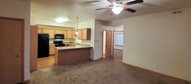 Building Photo - 205 Prairie Rose Ln