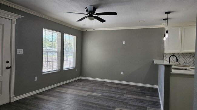 Building Photo - 4954 Urban St