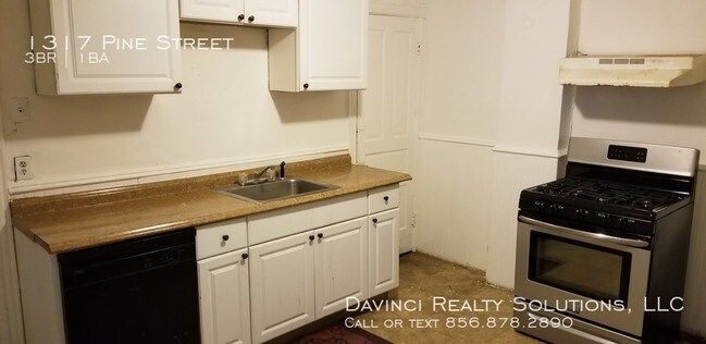 Building Photo - 1317 Pine Street