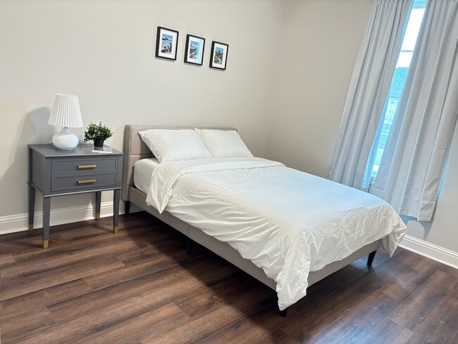 Front Bedroom - 3492 Waterbury Ave