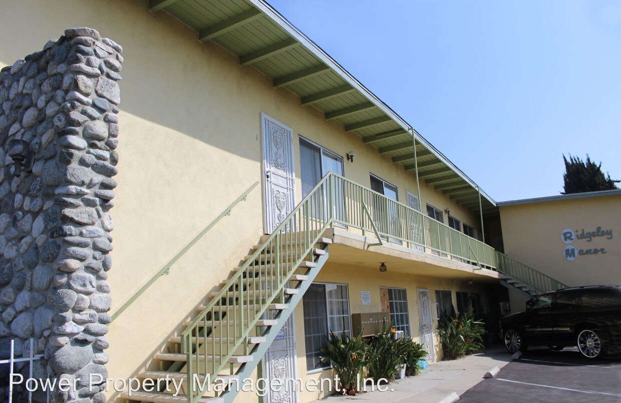 Primary Photo - 2222 S Ridgeley Dr
