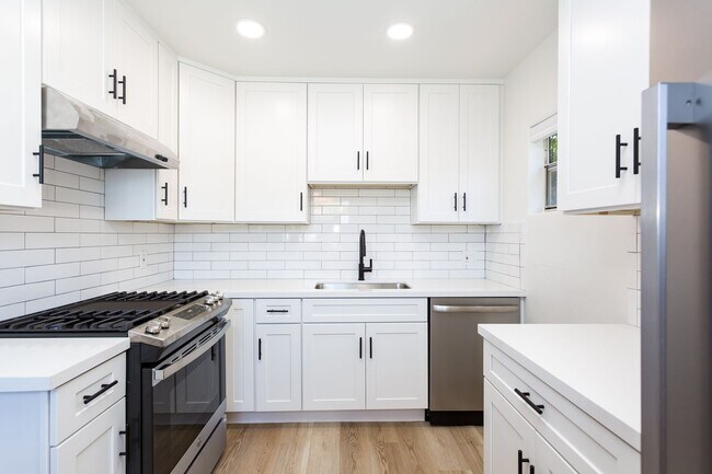 Foto del edificio - 4601-4607 Muir Ave.