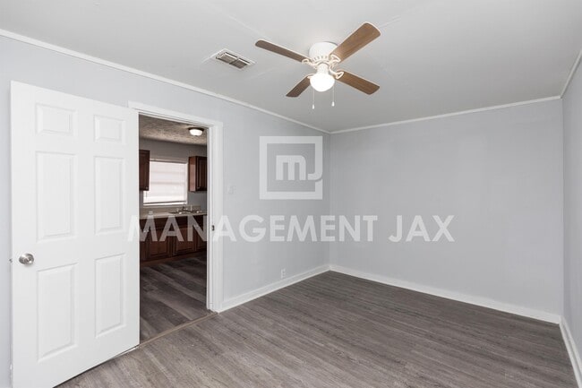 Building Photo - 1336 Golfair Blvd