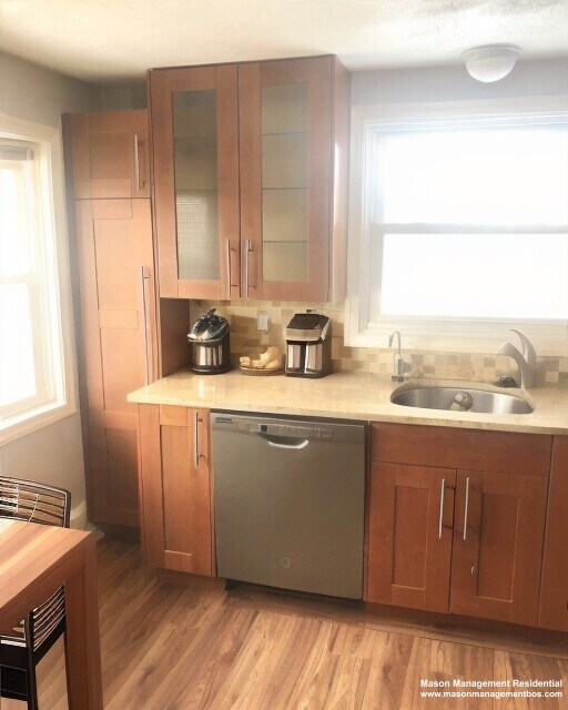 Building Photo - 3 Circuit Ln