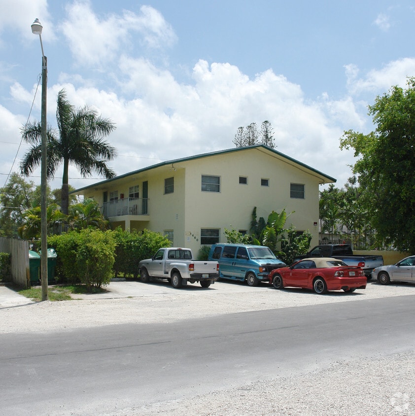 Primary Photo - 1460 SW 24th Ct