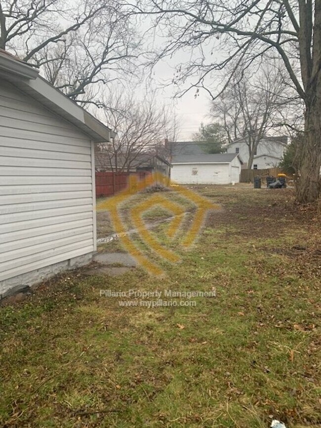 Building Photo - Updated 3 Bedroom 1 Bathroom Available now...