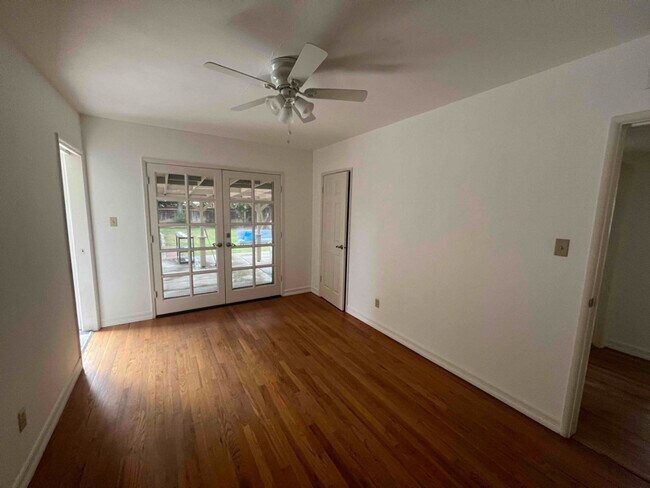 Foto del edificio - 2425 C St