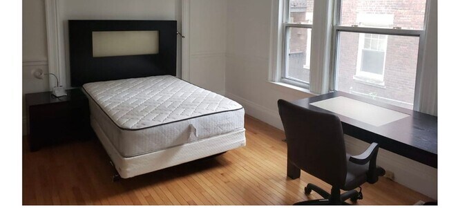 Foto del edificio - Brookline 6-Bed/3-Bath with Laundry in Unit