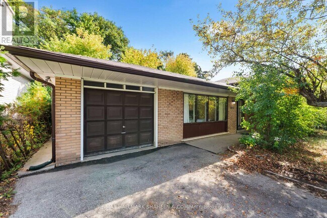 Building Photo - 1015 Willowdale Ave