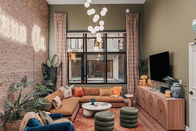 Foto del edificio - 240 Rep. John Lewis Way N