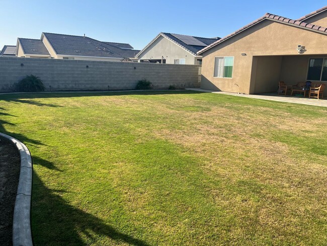 Building Photo - Newer home in Southwest Bakersfield