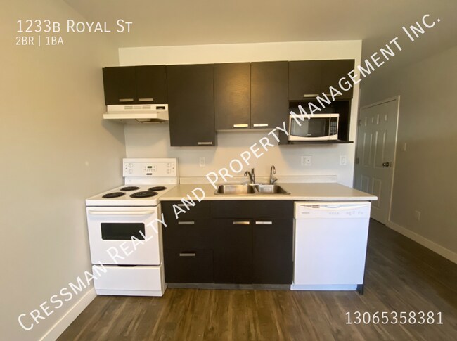 Photo du bâtiment - 2 Bed, 1 Bathroom Basement Suite!