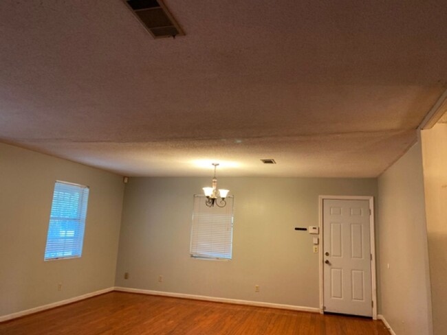 Building Photo - [SHORT-TERM RENTAL: 01/17/2025 - 05/16/2025]