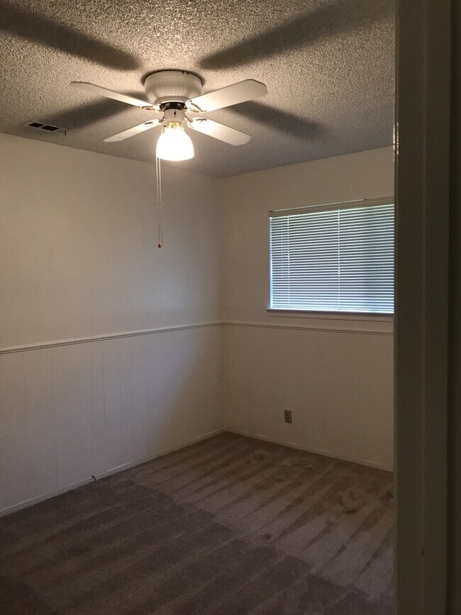 Foto del edificio - 8417 Edgefield Way
