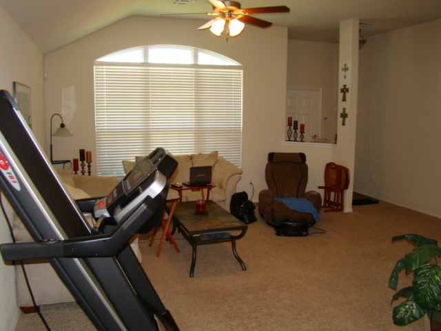 Building Photo - 4 Bedrooms - Moore Schools - Open Plan