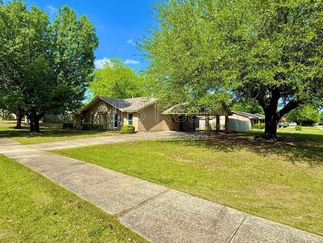 Foto del edificio - 2311 Cottingham Dr