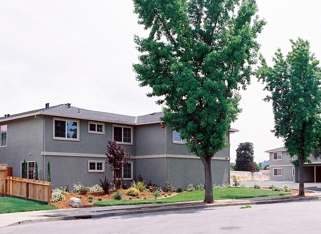 Foto del edificio 1 - 7470 Rogers Ln