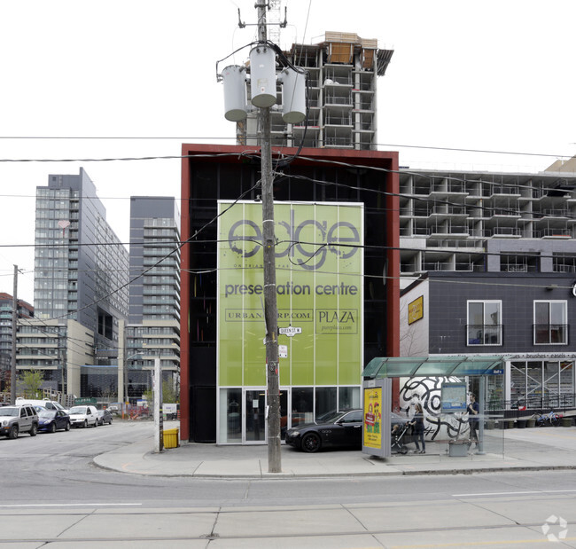 Building Photo - 115 Larchmount
