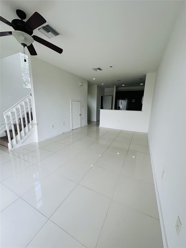 Foto del edificio - 3450 NW 13th St