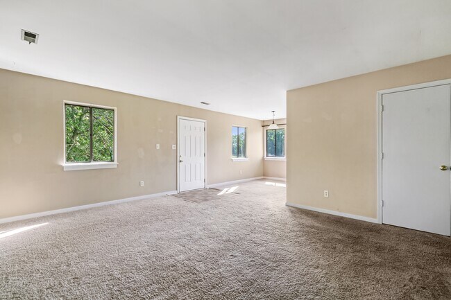 Foto del edificio - 5992 Ware Point Rd
