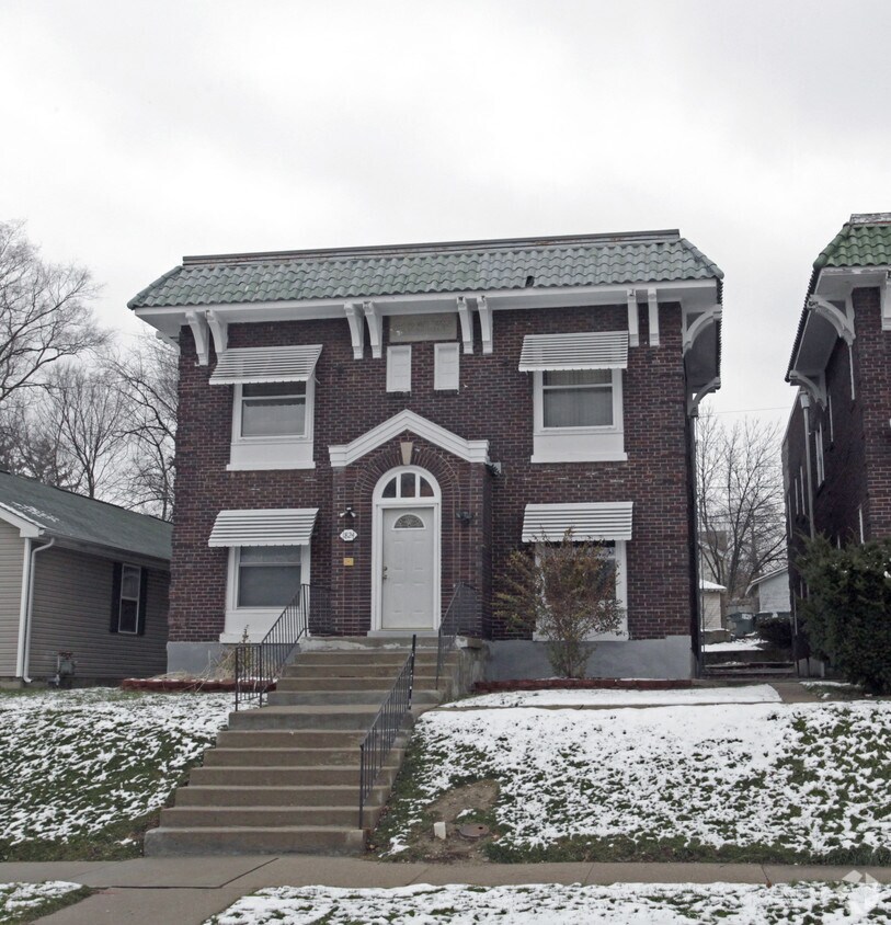 Primary Photo - 1824 Elsmere Ave