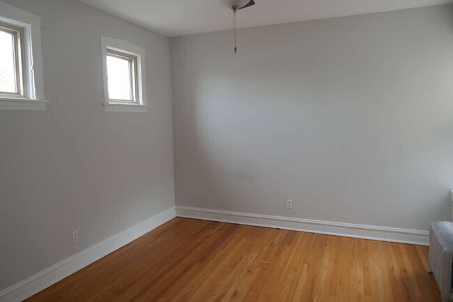 Foto del edificio - 2 Bedroom I bath Condo in Oak Park
