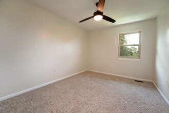 Building Photo - 203 Walker Dr