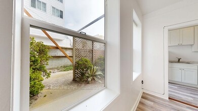 Building Photo - 1536-1552 Great Hwy