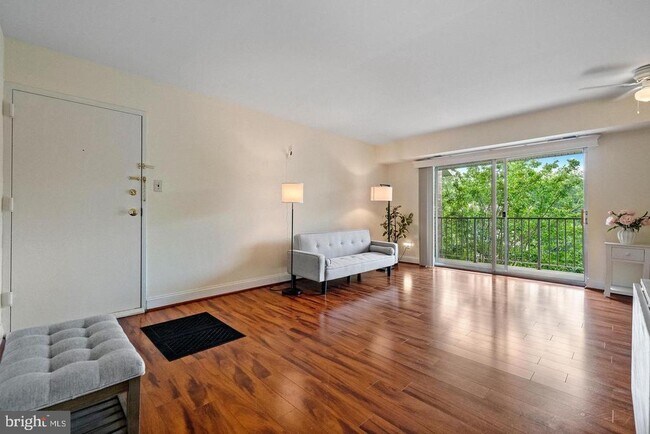 Building Photo - 7984 Audubon Ave