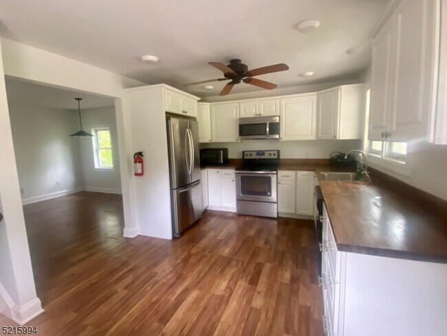 Foto del edificio - 132 Sparta Ave