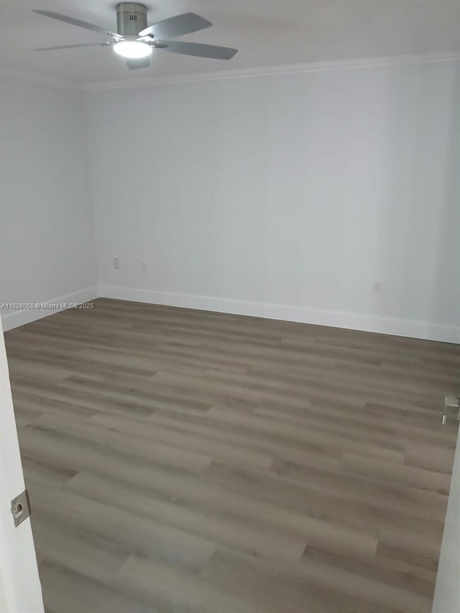 Foto del edificio - 6955 NW 186th St