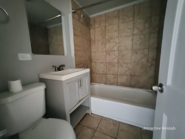 Foto del edificio - 610 E 71st St