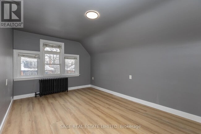 Photo du bâtiment - 28 Eastbourne Ave