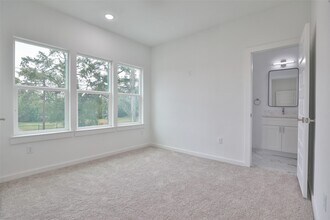 Building Photo - 9343 Lavender St