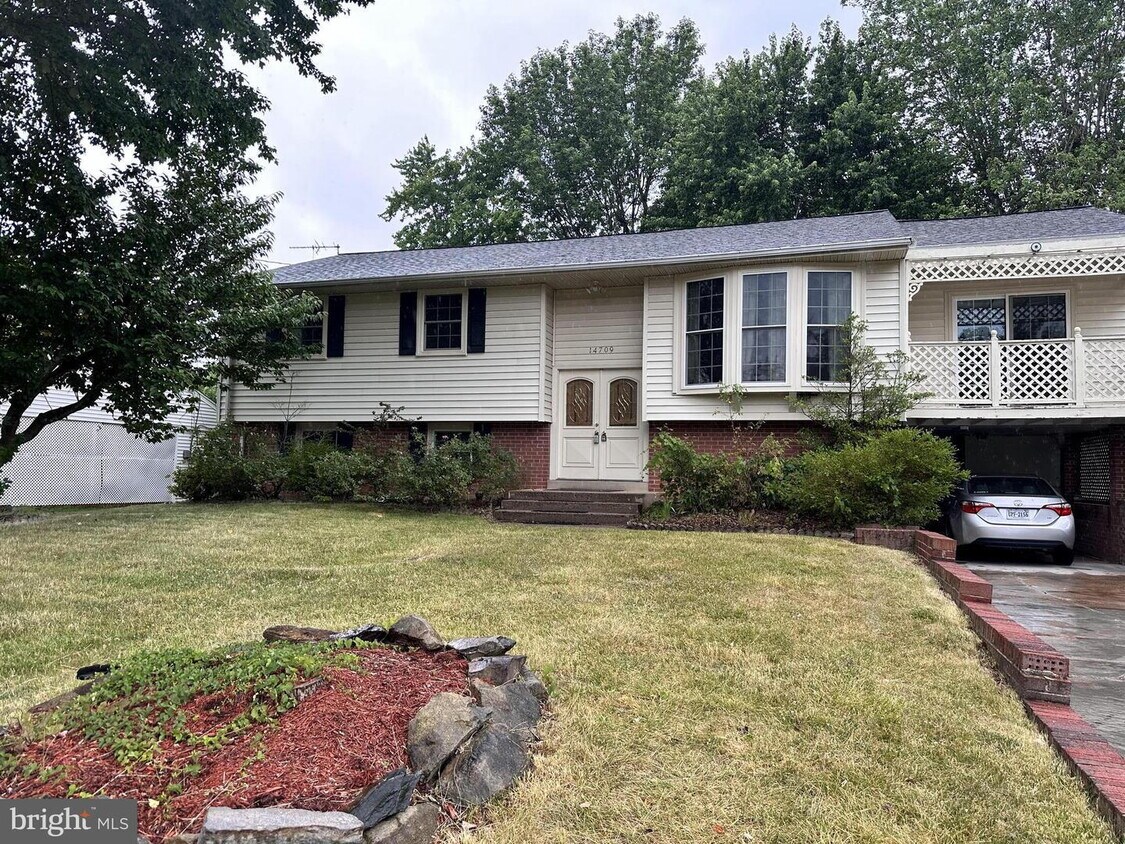 Foto principal - Charming Cul-de-Sac Home in a Prime Location