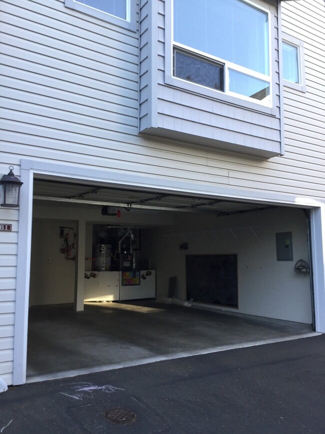 Building Photo - 16230 3rd Ave SE