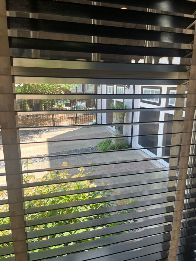 Foto del edificio - 332 N 6th St