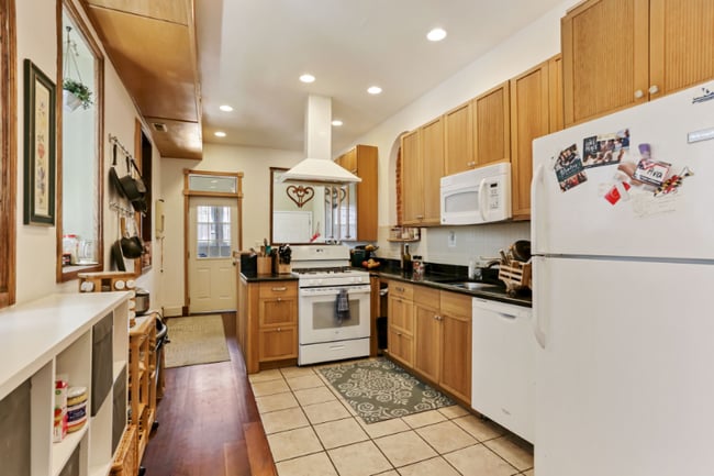 Building Photo - 1116 Monroe St NW