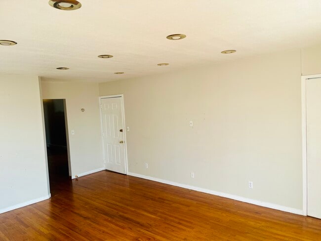 Building Photo - 426 Liberty Ave