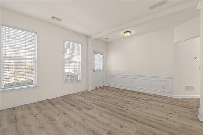 Building Photo - 915 Wendlebury Ct