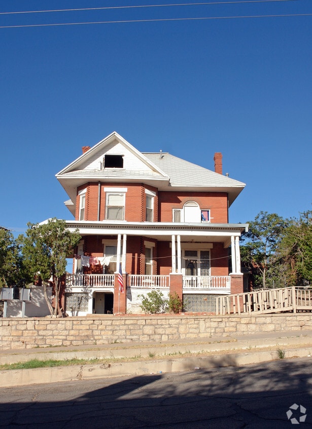 Building Photo - 1201 N El Paso St