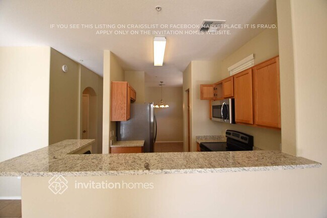 Foto del edificio - 421 N 168th Ln