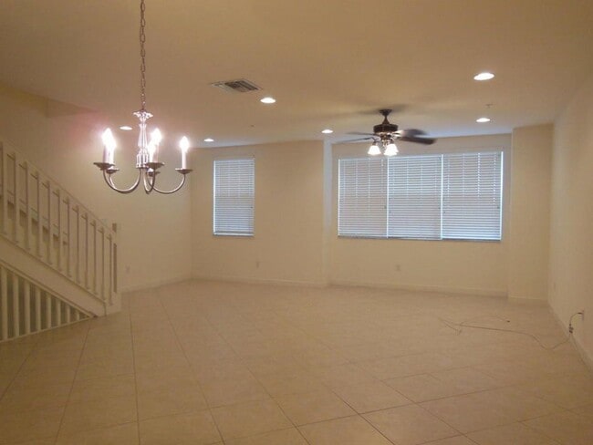 Foto del edificio - 590 Amador Ln