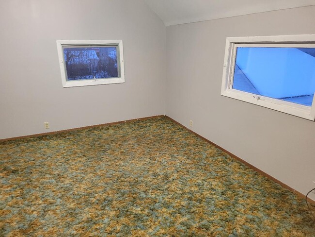 Bright Large Master bedroom - 237 Lackawanna Ave