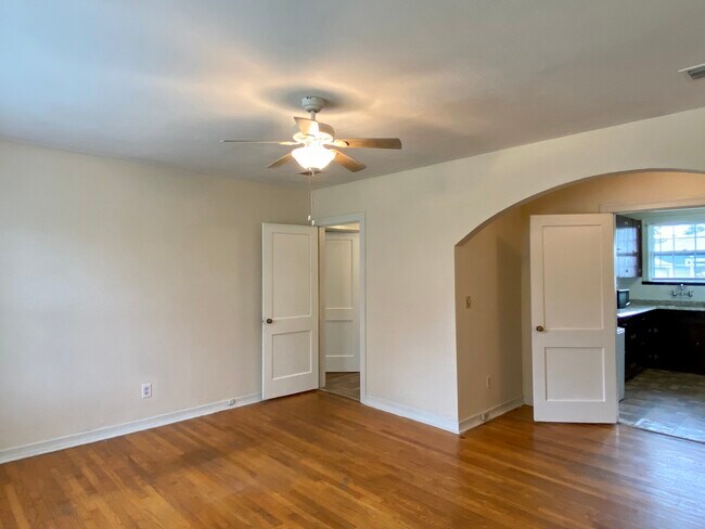Living Room - 4335 Melrose Ave