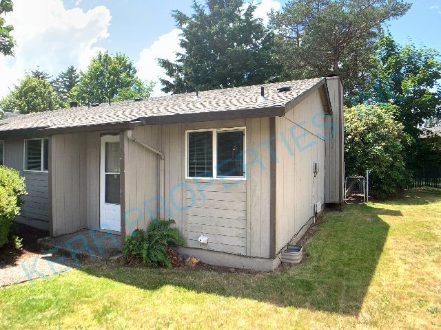 Foto principal - 3033 NE Cleveland Ave