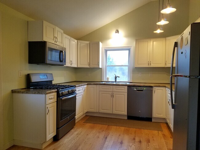 Foto del edificio - 190 Short Beach Rd