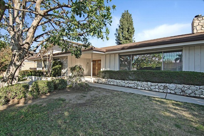 Building Photo - 10122 Wystone Ave