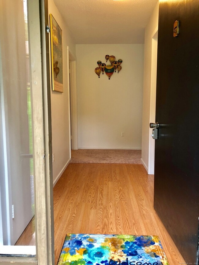 Building Photo - 61 Heritage Vlg